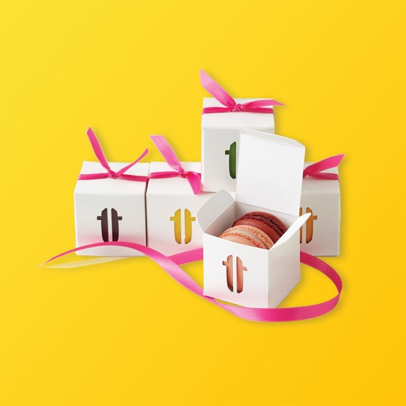 Custom Design Fancy Macaron Boxes